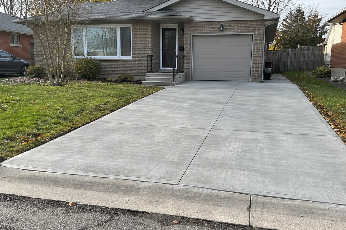 Concrete Driveways finished detail in Welland and the Niagara Region, Ontario